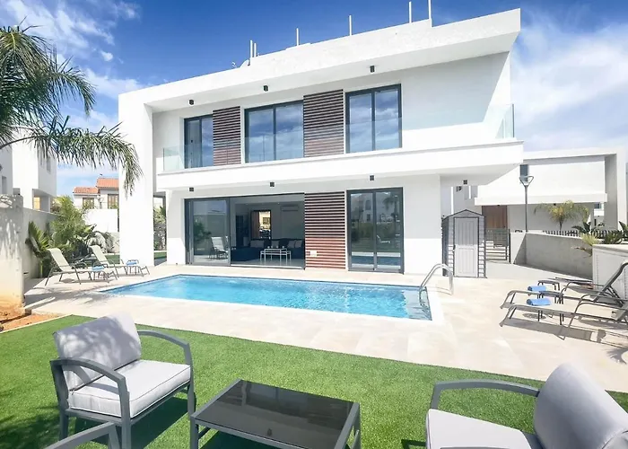 By The - Royal Sapphire * Protaras