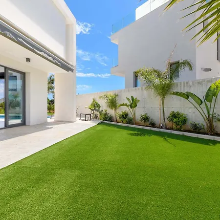 By The - Royal Sapphire