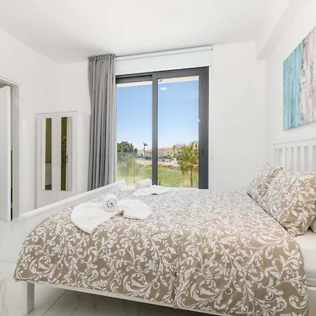 By The - Royal Sapphire *