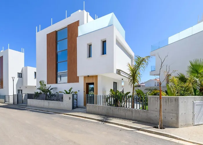 By The - Royal Sapphire * Protaras